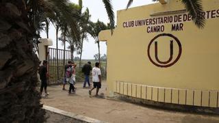 Universitario: hinchas fueron hasta Campo Mar con banderola que exhibirán en clásico [VIDEO]