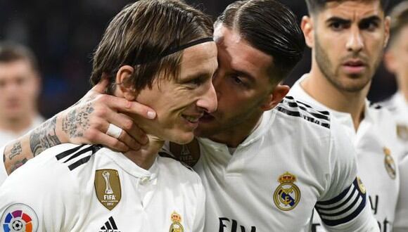 Sergio Ramos y Luka Modric tienen contrato con Real Madrid hasta junio del 2021. (Foto: AFP)