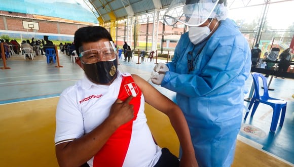 El ministro de Salud anunció la cuarta Vacunatón, que se desarrollará en los 22 vacunatorios de Lima y Callao, así como en nueve regiones del país (Foto: Geresa Cusco)