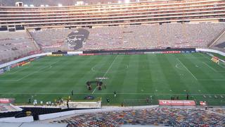 Universitario achicó la cancha del Monumental para debut ante Palmeiras