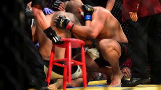 UFC 200: el noble gesto de Caín Velásquez con Travis Browne tras vencerlo