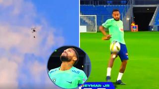 Neymar sorprende al mundo al parar un balón lanzado desde 35 metros de altura
