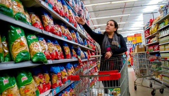 Los ciudadanos se encuentran consumiendo alimentos más saludables durante la cuarentena (Foto: AFP)