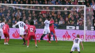 La estocada final: Ezequiel Garay pone el 2-0 y hunde al Madrid en la pesadilla de Mestalla [VIDEO]