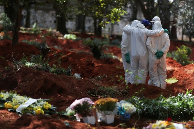 Así se prepara el cementerio más grande de Brasil para enterrar a víctimas del COVID-19. (Reuters)