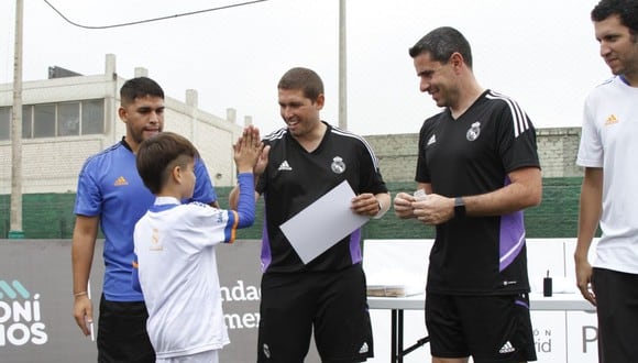 Tres niños peruanos vivieron la experiencia de entrenar en la Clinic de la Fundación Real Madrid Lima 2023. (Foto: Difusión)