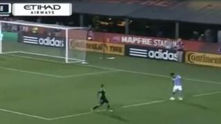 Alexander Callens trató de salir jugando y cometió un ‘blooper’ que terminó en gol [VIDEO]