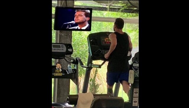 Los mejores memes de Lionel Messi entrenando viéndose a sí mismo.