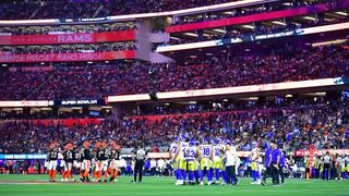 Para no creerlo: hincha puso el Boca vs. Colón en su celular durante el Super Bowl [FOTO]