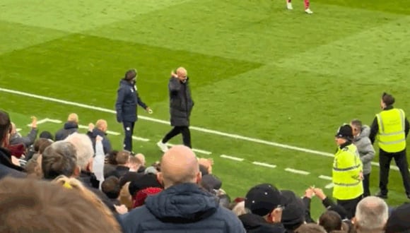 Guardiola imitó a Mourinho y encaró la grada de Anfield. (Foto: Captura)