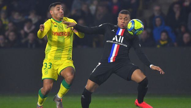 Percy Prado fue titular por primera vez en la Ligue 1 con camiseta de Nantes. (Foto: AFP)