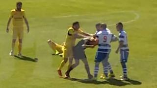 Se volvió 'loco': puñetazo a rival y rodillazo al árbitro, las brutales agresiones de un jugador en Portugal