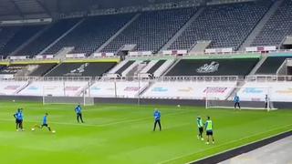 Rodrigo Vilca se lució con un golazo en el calentamiento del Newcastle United [VIDEO]