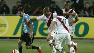 "A Messi ya no se le puede marcar como Reyna lo hizo con Maradona", dijo Julio César Uribe