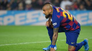 Cosas del 'Rey': el extraño pase de cabeza en el piso de Vidal a Messi [VIDEO]