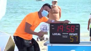 El español Alberto Lorente bate el récord del mundo nadando a ciegas