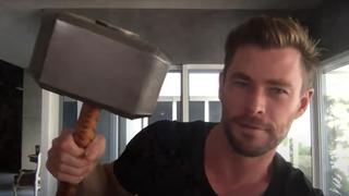 Marvel: Chris Hemsworth guarda el martillo original de las películas en su casa [VIDEO]