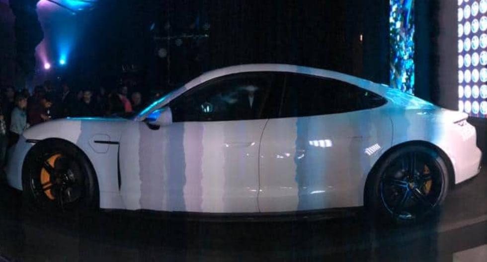 El nuevo Porsche Taycan sorprendió a los amantes de los carros.