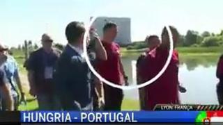 Cristiano Ronaldo enfureció con periodista y tiró su micrófono al lago