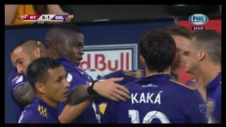 No se despega de él: así fue la primera celebración de gol de Yotun junto a Kaká [VIDEO]
