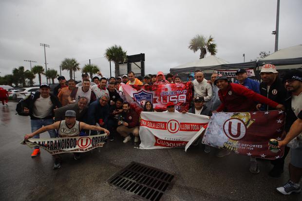 Colonia de hinchas de la 'U' en Estados Unidos espera el amistoso ante Atlético Nacional en Miami. (Foto: Leonardo Fernández / GEC)