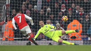 ¡Qué maravilla! Alexis Sánchez picó un penal polémico y anotó en el minuto 97 para la victoria de Arsenal