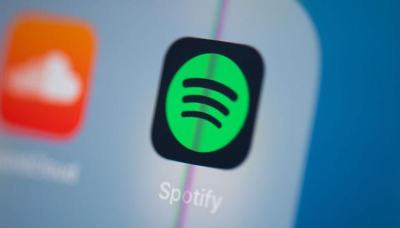 Con Spotify es posible crear una lista con todas las canciones a las que reaccionaste con un 'Like' o 'Me gusta' (Foto: Martin Bureau / AFP)