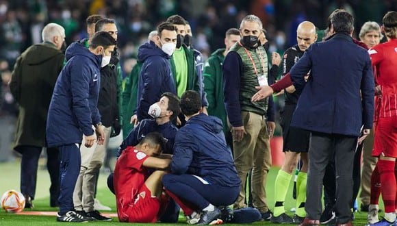Joan Jordán fue agredido en el derbi entre Sevilla y Betis por la Copa del Rey. (Foto: AFP)