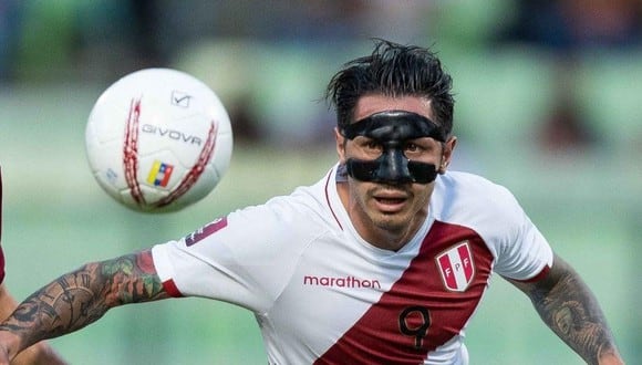 Gianluca Lapadula debutó con la Selección Peruana en noviembre del 2020. (Foto: EFE)