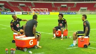 Sentados y a un solo toque: el espectáculo de Neymar y compañía en práctica de Brasil [VIDEO]