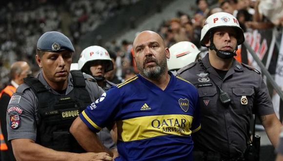 Hincha de Boca Juniors es sacado del estadio y detenido por gestos racistas. (Foto: EFE)