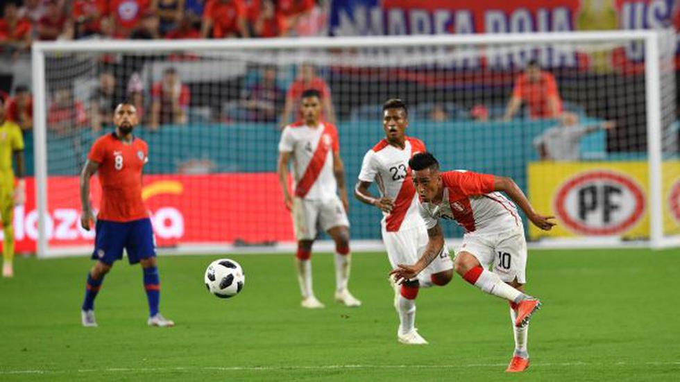 Christian Cueva arrancó como titular en el Perú vs. Chile. (Foto: AFP)