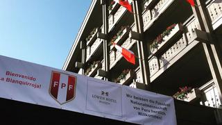 Pintado de blanco y rojo: hotel austriaco fue decorado para recibir a la Selección Peruana