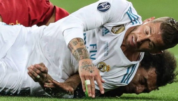 Salah salió lesionado de la final 2018 tras un choque con Ramos. (Foto: Reuters)