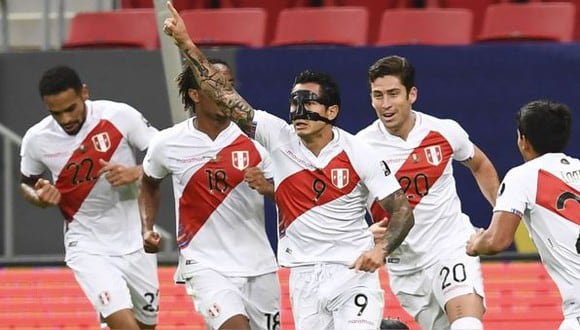 La Selección peruana tiene varios futbolistas al borde de la suspensión. (Foto: AFP)