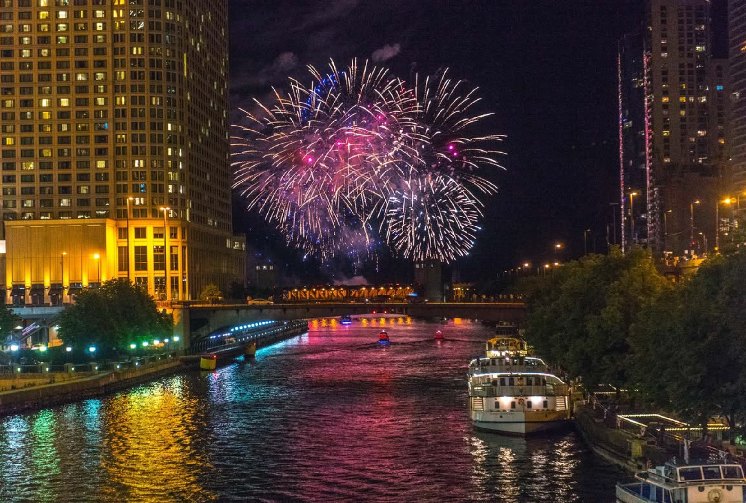 CHICAGO, ILLINOIS (UNITED STATES), 04/07/2026.- Looking for fireworks near you in Illinois? See the biggest July 4 shows, free events, start times and best places to watch across Chicago and beyond. PHOTO BY IMAGESBYK FOR ISTOCK AND GETTY IMAGES