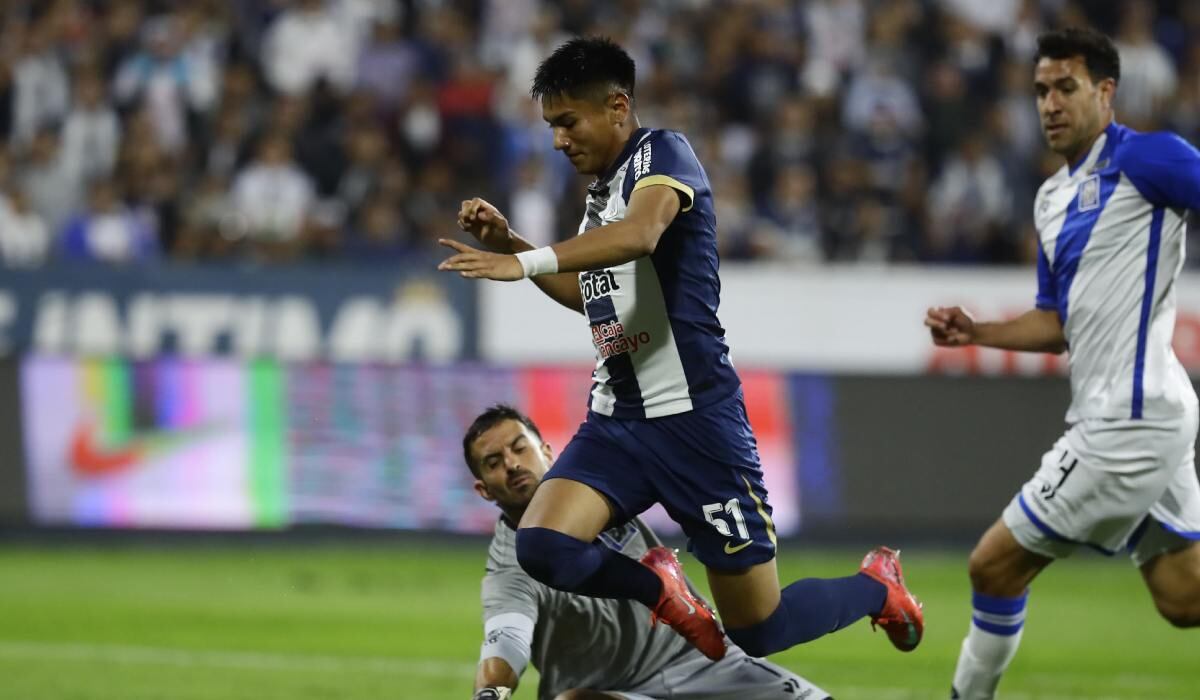 Piero Cari salió lesionado en el Alianza Lima vs. Alianza Atlético. (Foto: Jesús Saucedo / GEC)
