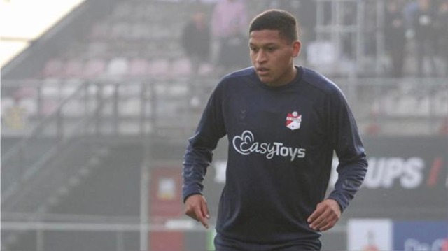 Fernando Pacheco jugó en FC Emmen en la campaña 2022/23. Hoy es jugador de Sporting Cristal. Tiene pocos minutos. (Foto: FC Emmen)