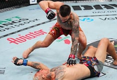 ¡Por KO en primer round! Ilia Topuria venció a Charles Oliveira y es campeón de peso ligero