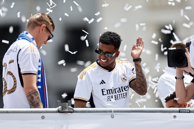 Real Madrid celebró con sus hinchas en Cibeles tras vencer el sábado al Granada. (Foto: EFE)