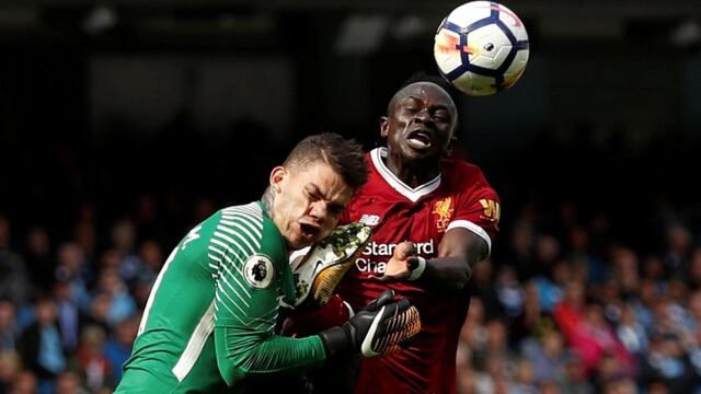 Lo dejó en KO: escalofriante patada de Mané a Ederson que le generó la expulsión