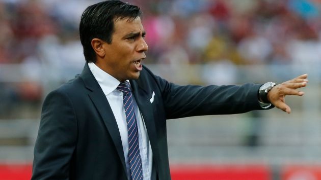 Universitario contra el tiempo: ¿qué falta para que César Farías se convierta en el próximo DT? (Foto: AP)