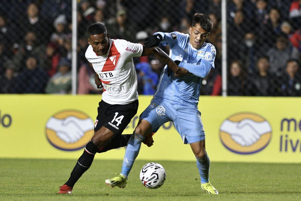 Sporting Cristal tuvo una mala experiencia en El Alto y cayó 6-1 ante Always Ready en partido de ida de la segunda fase de la Copa Libertadores. (Foto: Aizar Raldes/AFP)