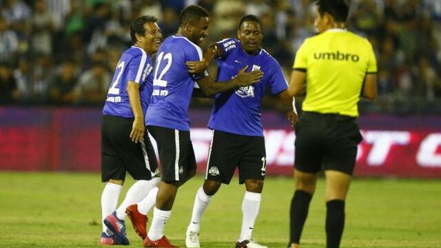 Fiesta, estrellas, fútbol y goles, lo que no viste del 'Día del Hincha Blanquiazul' [VIDEO]