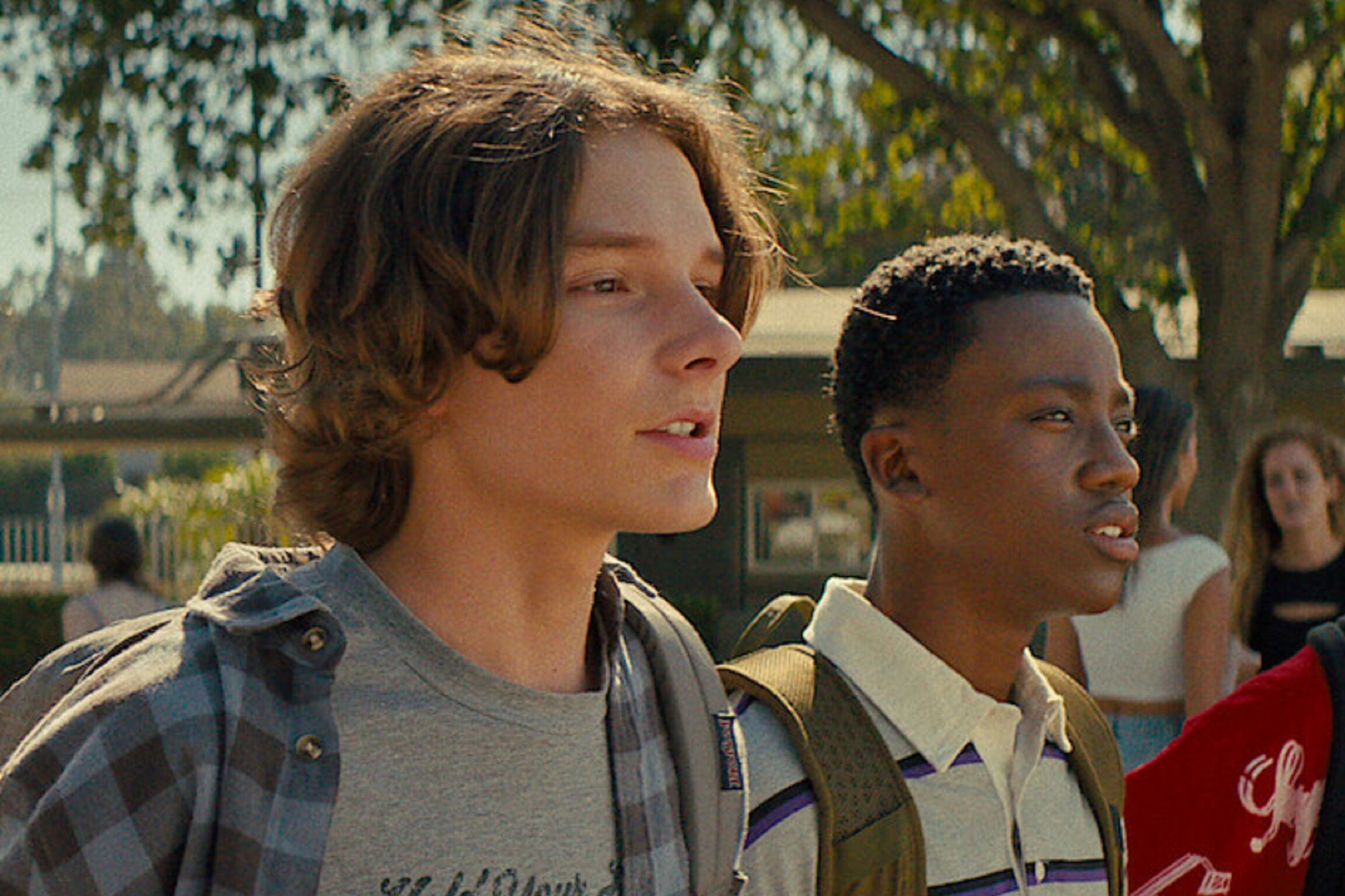 Mason Thames interpreta a Benj Nielsen mientras que Ramon Reed interpreta a Eddie en la comedia de adolescentes "Inexpertos" (Foto: Netflix)