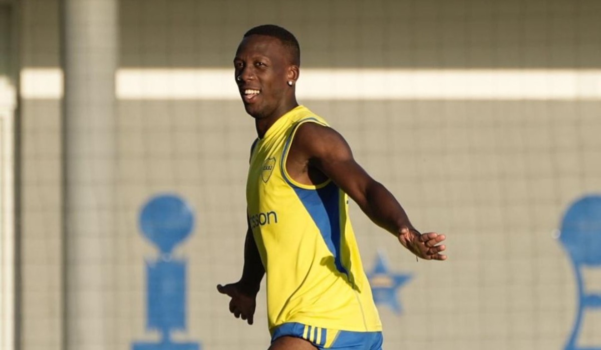 Luis Advíncula se perfila como titular en el superclásico ante River. (Foto: Boca)