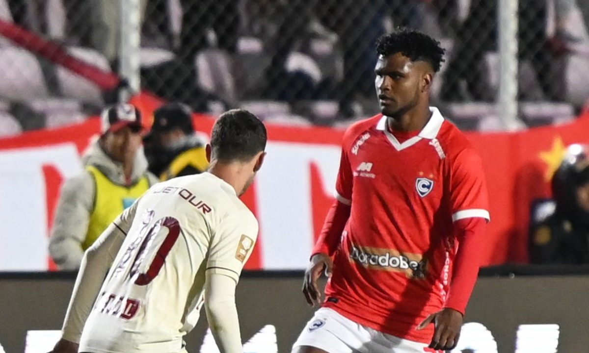 Aldair Rodríguez jugó los noventa minutos ante Universitario. (Foto: Cienciano)