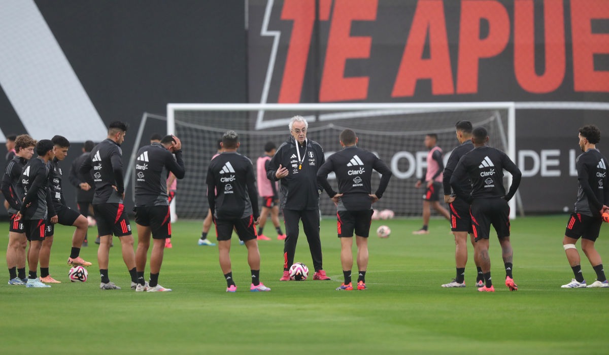 Jorge Fossati lleva nueve partidos al mando de la blanquirroja. (Jesús Saucedo)