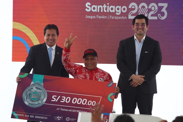 El IPD premió a los deportistas y paradeportistas que ganaron medallas en Santiago 2023. (Foto: Jorge Cerdan / GEC)