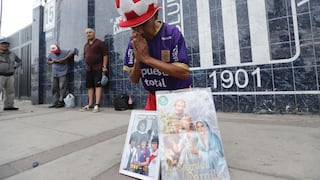 ¡‘Cholo’ eterno! Hinchas esperan el féretro de Hugo Sotil a las afueras del Estadio Alejandro Villanueva